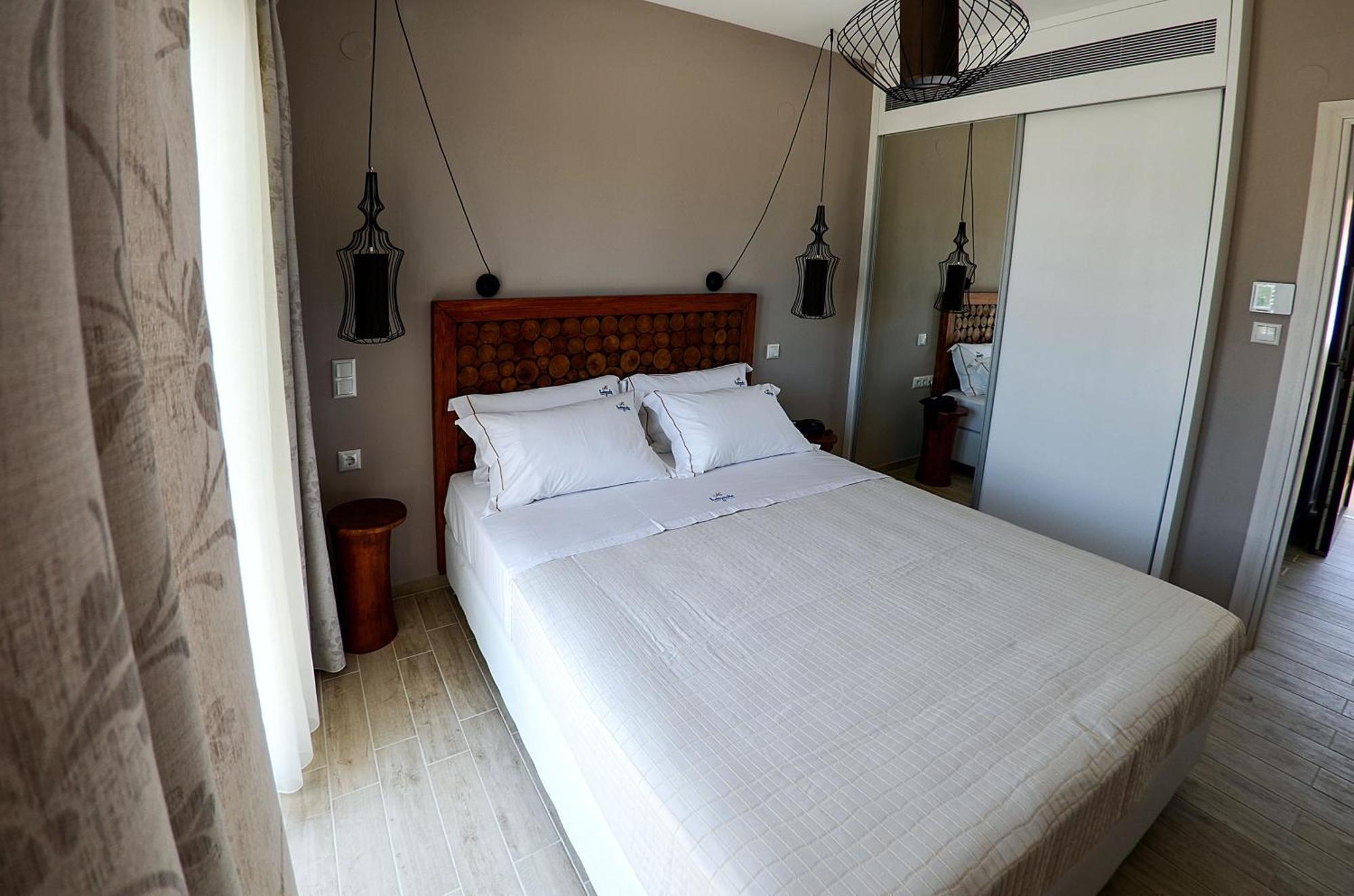 Hatzoudis Luxury Suites Hriszí Amudiá Kültér fotó